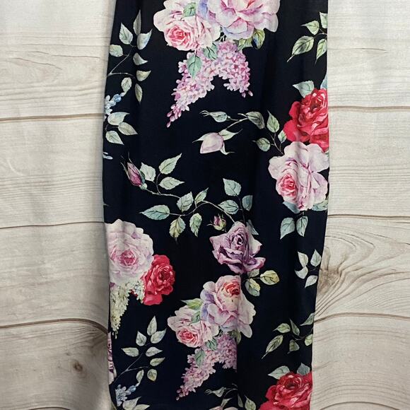 Joe & Elle Black Floral Print High Neck Bodycon Midi Dress Size Medium - Picture 3 of 8
